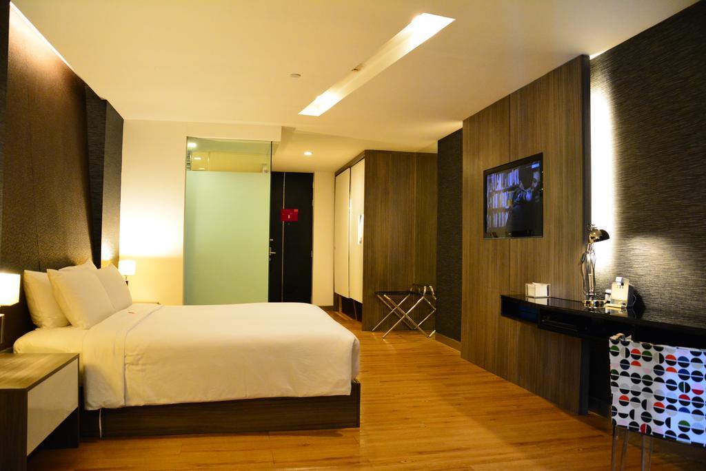 Trinity Silom Hotel Бангкок Экстерьер фото